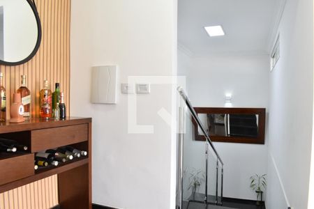 Casa para alugar com 300m², 4 quartos e 5 vagas Casa para alugar com 300m², 4 quartos e 5 vagasCorredor/Escada