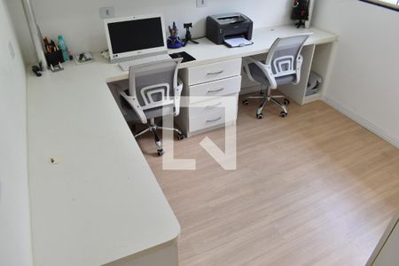 Casa para alugar com 300m², 4 quartos e 5 vagas Casa para alugar com 300m², 4 quartos e 5 vagasEscritório da Suíte 4