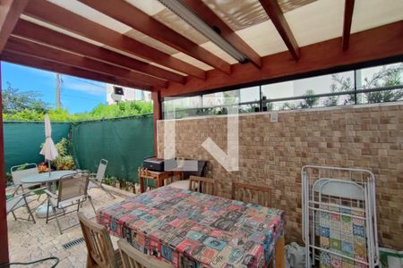 Apartamento à venda com 73m², 2 quartos e 1 vagaÁrea gourmet