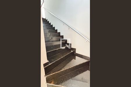 Apartamento à venda com 136m², 3 quartos e 2 vagasEscada