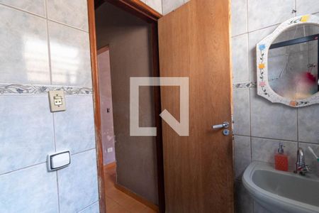 Casa à venda com 174m², 5 quartos e 1 vaga Casa à venda com 174m², 5 quartos e 1 vagaBanheiro 2