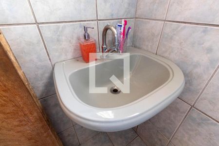 Casa à venda com 174m², 5 quartos e 1 vaga Casa à venda com 174m², 5 quartos e 1 vagaBanheiro 2