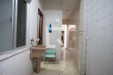 Casa à venda com 100m², 3 quartos e 1 vagaÁrea de Serviço