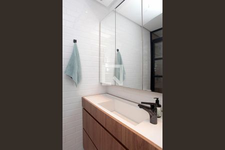 Apartamento à venda com 74m², 2 quartos e 2 vagasBanheiro Quarto 1 Suíte