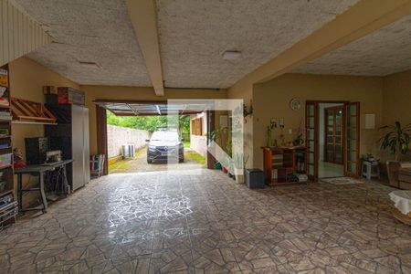 Garagem de casa à venda com 5 quartos, 256m² em Estância Velha, Canoas
