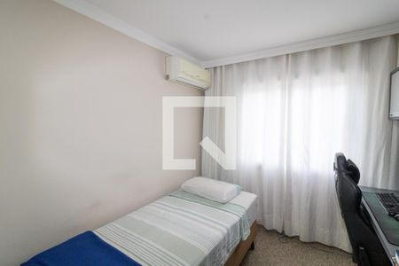 Quarto de apartamento à venda com 2 quartos, 68m² em Partenon, Porto Alegre
