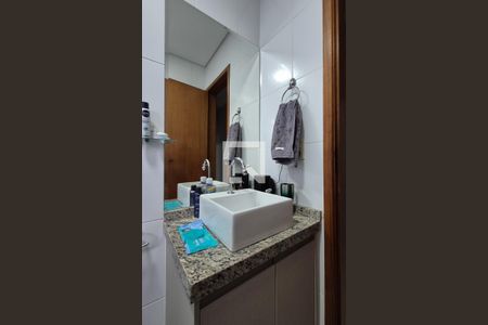 Casa à venda com 150m², 3 quartos e 2 vagasBanheiro