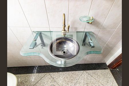 Casa à venda com 200m², 3 quartos e 3 vagas Casa à venda com 200m², 3 quartos e 3 vagasLavabo