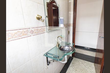 Casa à venda com 200m², 3 quartos e 3 vagas Casa à venda com 200m², 3 quartos e 3 vagasLavabo