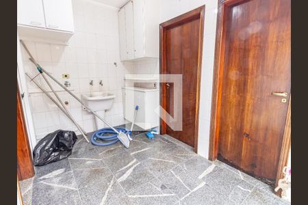 Casa à venda com 200m², 3 quartos e 3 vagas Casa à venda com 200m², 3 quartos e 3 vagasÁrea de Serviço