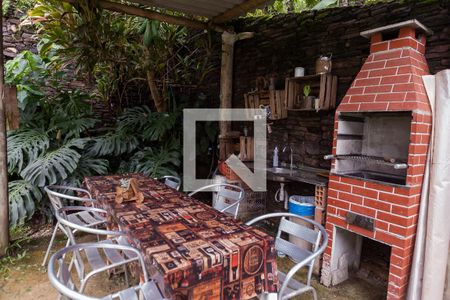 Casa de condomínio para alugar com 1800m², 4 quartos e 4 vagasChurrasqueira