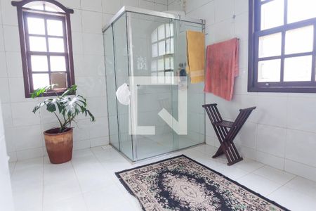 Casa de condomínio para alugar com 1800m², 4 quartos e 4 vagasbanheiro suíte 3