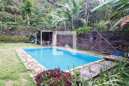 Casa de condomínio para alugar com 1800m², 4 quartos e 4 vagasPiscina