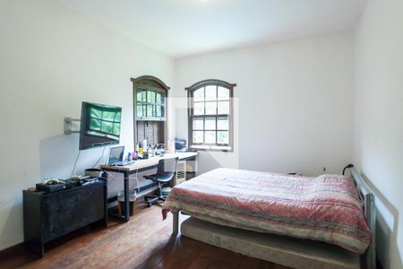 Casa de condomínio para alugar com 1800m², 4 quartos e 4 vagassuite 2