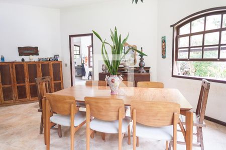 Casa de condomínio para alugar com 1800m², 4 quartos e 4 vagasSala de Jantar