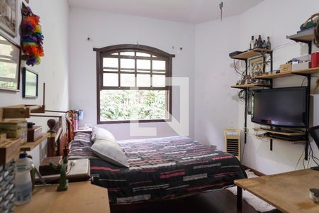 Casa de condomínio para alugar com 1800m², 4 quartos e 4 vagassuíte 3