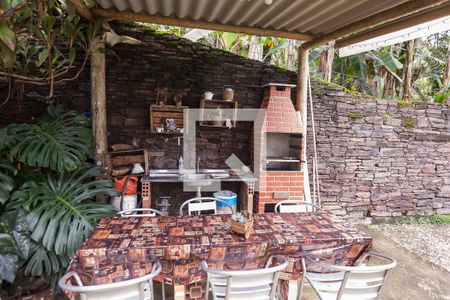 Casa de condomínio para alugar com 1800m², 4 quartos e 4 vagasChurrasqueira