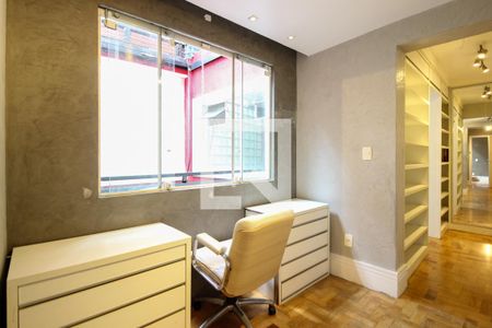 Casa à venda com 366m², 3 quartos e 2 vagasSuíte 1