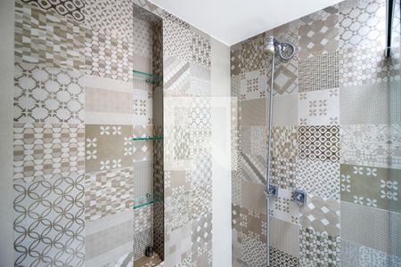 Casa à venda com 366m², 3 quartos e 2 vagasBanheiro da Suíte 2