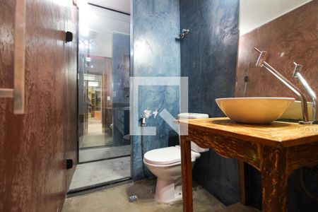 Casa à venda com 366m², 3 quartos e 2 vagasBanheiro 