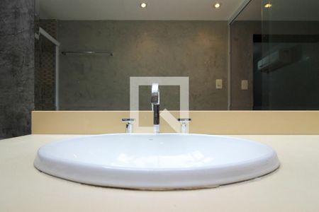 Casa à venda com 366m², 3 quartos e 2 vagasBanheiro da Suíte 2