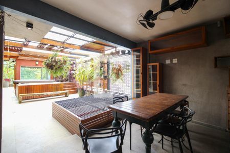 Casa à venda com 366m², 3 quartos e 2 vagasTerraço