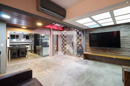 Casa à venda com 366m², 3 quartos e 2 vagasQuintal