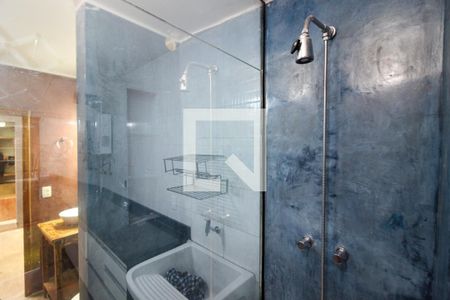 Casa à venda com 366m², 3 quartos e 2 vagasBanheiro 