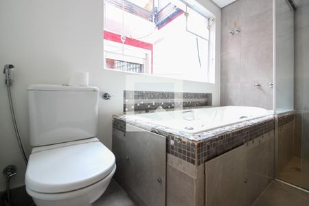 Casa à venda com 366m², 3 quartos e 2 vagasBanheiro da Suíte 1