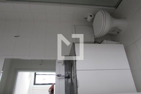 Banheiro de apartamento para alugar com 1 quarto, 24m² em Butantã, São Paulo