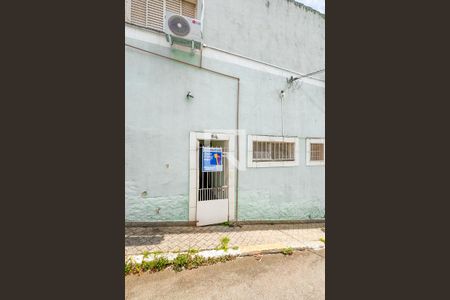 Casa para alugar com 20m², 1 quarto e sem vagaFachada e Plaquinha