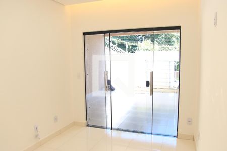 Casa para alugar com 127m², 2 quartos e 2 vagasSala