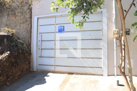 Casa para alugar com 127m², 2 quartos e 2 vagasFachada