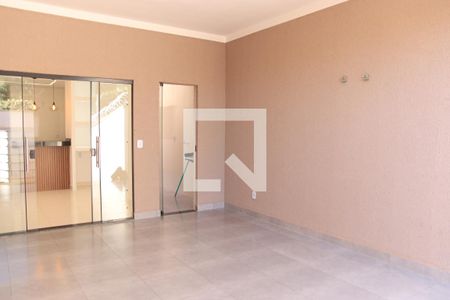 Casa para alugar com 127m², 2 quartos e 2 vagasÁrea externa