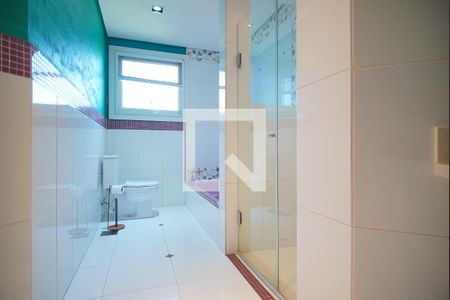 Casa para alugar com 500m², 3 quartos e 4 vagasBanheiro Corredor