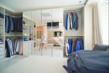 Casa para alugar com 500m², 3 quartos e 4 vagasCloset da Suíte
