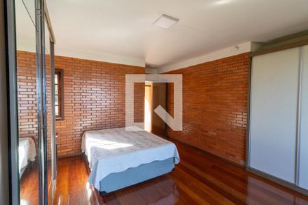 Casa à venda com 726m², 3 quartos e 6 vagas Casa à venda com 726m², 3 quartos e 6 vagasSuíte 1