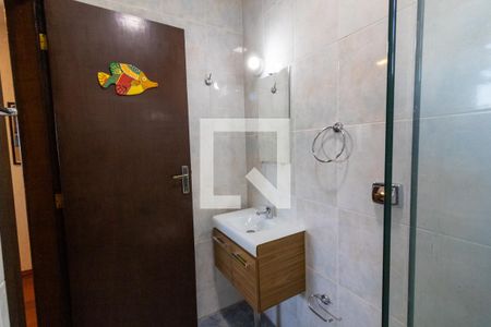 Casa à venda com 726m², 3 quartos e 6 vagas Casa à venda com 726m², 3 quartos e 6 vagasBanheiro da Suíte 2