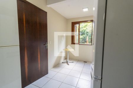 Casa à venda com 726m², 3 quartos e 6 vagas Casa à venda com 726m², 3 quartos e 6 vagasÁrea de Serviço