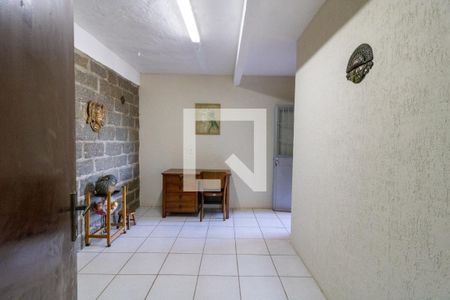 Casa à venda com 726m², 3 quartos e 6 vagas Casa à venda com 726m², 3 quartos e 6 vagasÁrea de Serviço