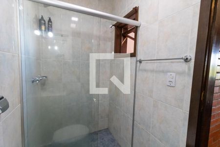 Casa à venda com 726m², 3 quartos e 6 vagas Casa à venda com 726m², 3 quartos e 6 vagasBanheiro da Suíte 2