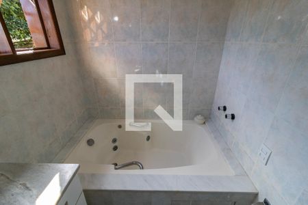 Casa à venda com 726m², 3 quartos e 6 vagas Casa à venda com 726m², 3 quartos e 6 vagasBanheiro da Suíte 1