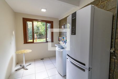 Casa à venda com 726m², 3 quartos e 6 vagas Casa à venda com 726m², 3 quartos e 6 vagasÁrea de Serviço