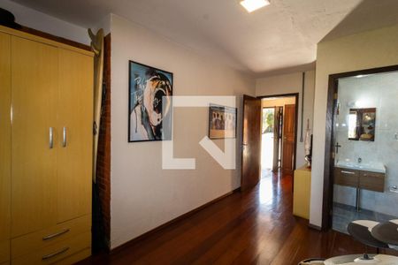 Casa à venda com 726m², 3 quartos e 6 vagas Casa à venda com 726m², 3 quartos e 6 vagasSuíte 2