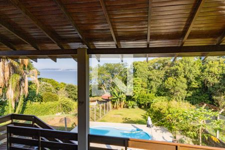 Casa à venda com 726m², 3 quartos e 6 vagas Casa à venda com 726m², 3 quartos e 6 vagasVista da Cozinha