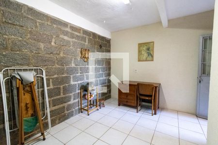 Casa à venda com 726m², 3 quartos e 6 vagas Casa à venda com 726m², 3 quartos e 6 vagasÁrea de Serviço