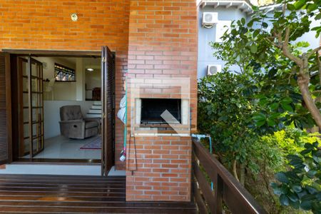 Casa à venda com 726m², 3 quartos e 6 vagas Casa à venda com 726m², 3 quartos e 6 vagasChurrasqueira