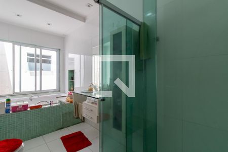 Casa à venda com 500m², 3 quartos e 3 vagasBanheiro da Suíte 2