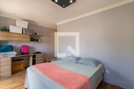 Suíte 1 de casa à venda com 3 quartos, 500m² em Vila Galvão, Guarulhos