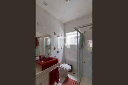 Casa à venda com 500m², 3 quartos e 3 vagasBanheiro da Suíte 2